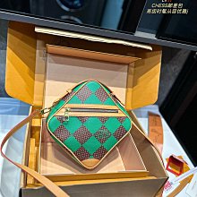 【雅妤二手包包】LV Twist 絕美紐扣 最新最火款Twist Denim 出貨了 呈現新古典 Twist 中 NO131995 歷史價格詳細信息