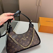 【雅妤二手包包】LV Twist 絕美紐扣 最新最火款Twist Denim 出貨了 呈現新古典 Twist 中 NO131995 歷史價格詳細信息