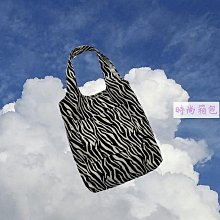 【十選九精品館】馬可萊登 斜背包男 旅行隨身小包 斜肩包男 男側背包 多層胸包  防潑水胸前包 MARK RYDEN 郵差包 歷史價格詳細信息