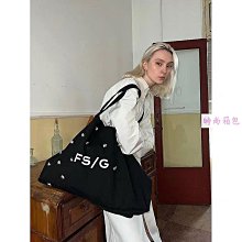 【十選九精品館】大容量秋冬新款海綿包包 單肩托特包 復古尼龍斜背包 肩背包 餃子包 女包- 歷史價格詳細信息