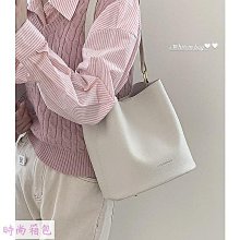 現貨 韓版通勤大容量羽絨包枕頭包單肩包腋下包女 小眾設計菱格方塊托特包 泡芙柔軟充棉尼龍拉鏈手提包-時尚箱包 歷史價格詳細信息