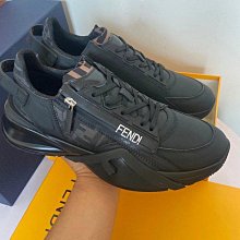 FENDI 芬迪 24SS夏季新款圓領短袖T恤270克重磅高端純棉面料，手感質感都極完美修身裁剪設計干凈利落時尚又好看版型效果超贊 NO28015 歷史價格詳細信息