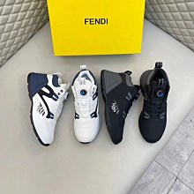 FENDI 芬迪 24SS夏季新款圓領短袖T恤270克重磅高端純棉面料，手感質感都極完美修身裁剪設計干凈利落時尚又好看版型效果超贊 NO28030 歷史價格詳細信息