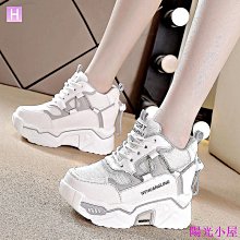 韓版百搭小白鞋女厚底內增高10cm女鞋鐳射皮面低幫鞋無後跟半拖潮 歷史價格詳細信息