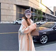 高級感秋冬羊羔毛毛絨包包女新款潮斜挎包百搭流行小眾質感包 歷史價格詳細信息