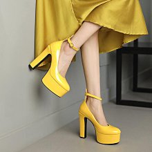 大碼女靴 秋冬女士大碼鞋 春季新品外貿歐美風魚嘴露趾側空皮帶扣防水台粗跟高跟涼靴女 歷史價格詳細信息