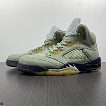 Air Jordan 5 Satin “Bred” 以經典的黑紅色調裝點，鞋面完全輔以黑色絲綢材質，帶來與皮革版本不壹樣 歷史價格詳細信息