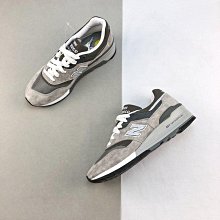 NEW BALANCE 997 元祖灰 奶油色 復古 慢跑鞋 經典 男女 CM997HCA CM997HCB DOT聚點 歷史價格詳細信息