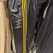 南????2024 1月 ADIDAS ADILETTE COMFORT 運動拖鞋 男女款 黑IF0891 綠IF8659 歷史價格詳細信息