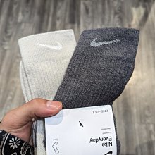 南????2023 4月 NIKE VICTORI ONE 拖鞋 防水 男款 黑CZ5478-001 白CZ7836-100 歷史價格詳細信息