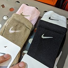 南????2023 5月 NIKE AIR JORDAN 短TEE 飛人 喬丹 DH8922-010 黑色 100 白色 歷史價格詳細信息