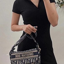 差三歲，無刪版，品相還不錯。非偏遠地區價格包郵。書籍離手不退不換，請認真考慮后再下單[愉快] 歷史價格詳細信息