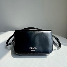 PRADA 三角品牌黑直紋皮革翻蓋長夾-票卡夾 歷史價格詳細信息