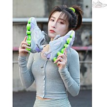 【NIKE】NIKE SHOX TL 女鞋 休閒鞋 灰銀色 金屬銀 黑 彈簧鞋 厚底-HQ4049001 歷史價格詳細信息