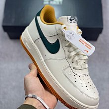 實拍 Airforce 1 × Sabotage x Staple  三方聯名 限定款鴿子 鞋面使用了麂皮和帆布組合而成 歷史價格詳細信息