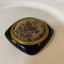 Vintage box’s 1940年代 DORSET Fifth Avenue 刻花粉餅盒 歷史價格詳細信息