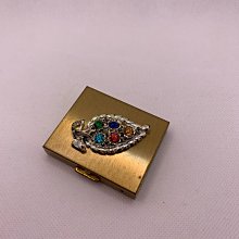 Vintage box’s 1940年代 DORSET Fifth Avenue 刻花粉餅盒 歷史價格詳細信息