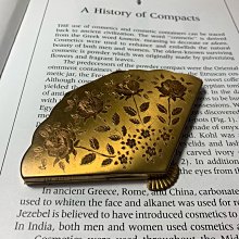 Vintage box’s 1940年代 DORSET Fifth Avenue 刻花粉餅盒 歷史價格詳細信息