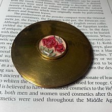 Vintage box’s 1940年代 DORSET Fifth Avenue 刻花粉餅盒 歷史價格詳細信息