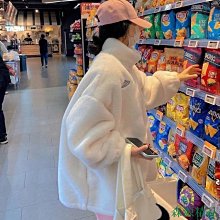 MIKI精品黎晴楽 √  實拍+羔羊毛皮毛一件式外套女2020冬季新款顆粒絨中長款白色毛領皮草大衣 歷史價格詳細信息