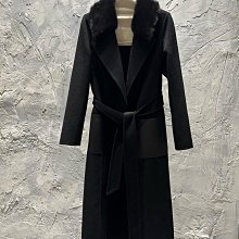 芬迪 -2024ss 隨意簡潔的襯托其他單品，來展現自己的風格姿態～，版型／細節設計沒得挑，誰穿誰好看這款牛仔褲真的要比你想象中更 NO15482 歷史價格詳細信息