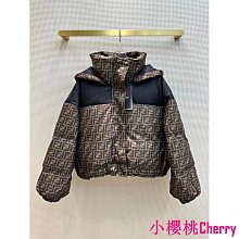 小櫻桃CherryFD新款羽絨服 經典拼色全logo連帽雙短版 帽子可拆卸 開模logo五金配件 雙F字母提花設計 上身彰顯年輕活力 價格比較,價格查詢,歷史價格詳細信息