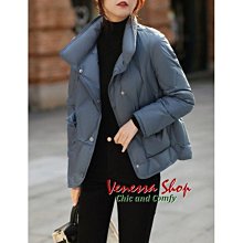 歐單 新款 輕柔舒適 裡外雙色 前短後長 翻蓋裝飾口袋 寬版立領麵包羽絨外套 三色 (G892) 歷史價格詳細信息