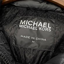 ＝86號店=預購流行新款 防風質感面料 雙排扣設計 經典款式 男中長款風衣外套 灰綠/黑如圖共2色 歷史價格詳細信息