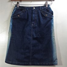 ELLE專櫃正品,男女童裝白色上衣T恤有小汽車圖案, 70 cm,可面交 歷史價格詳細信息