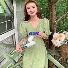 【初色】甜美保暖圓領無袖開衫單排釦針織馬甲背心女背心-共4色-39712(F可選) 歷史價格詳細信息