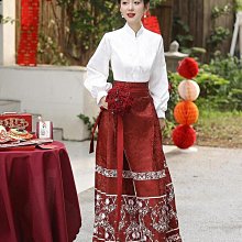 結婚長條喜字拉花婚房布置套裝婚禮新房臥室客廳窗簾立體蝴蝶掛件 歷史價格詳細信息