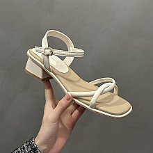 涼鞋女2023夏季新款一字帶粗跟超火仙女風平底大尺碼女鞋41一43 歷史價格詳細信息