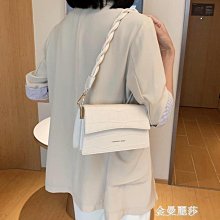 【熱賣精選】側背包中國風真皮牛皮小包包女2021時尚單肩包軟皮復古女包印花媽媽包13137 歷史價格詳細信息