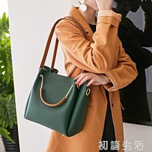 熱賣 新款女包簡約透明單肩包時尚斜挎包跨境PU軟皮質感沙灘休閑零錢包 精品 歷史價格詳細信息