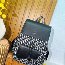 新款休閒時尚電腦包雙肩包商務包戶外旅行簡約男女學生揹包輕便 歷史價格詳細信息