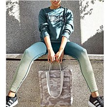 VICTORIA時尚條紋配色線衫-牙白-V65130-81 歷史價格詳細信息