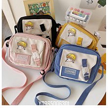 可愛日系小熊 尼龍側背包 方包 女包 單肩包 帆布包 ins 包包 郵差包 肩背包 斜背包 小包包 小方包 送徽章和掛件 歷史價格詳細信息