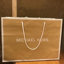 【 MK MICHAEL KORS 鉚釘 蝙蝠包 】時尚女款 手提包側肩包。新品現貨特價出清。美國 拉斯維加斯購得。 歷史價格詳細信息