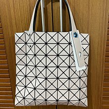 三宅一生 Issey Miyake BAOBAO 7月新款 6x6格拼色 手提包 肩背包 購物袋 淺粉拼色 歷史價格詳細信息