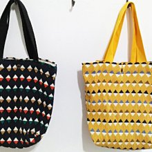 ms.V* 百搭大容量撞色帆布斜背包‧5色 歷史價格詳細信息