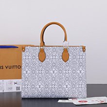 【熱賣精選】2023L 暗紋提花萬花筒真絲方巾 圍巾 頭巾 小披肩 包包配飾 腰帶 綁包帶 束發帶 9090cm  【妖 歷史價格詳細信息