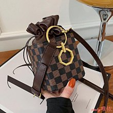 【現貨】???? 秋季新款 百搭質感輕羽絨防風背心 保暖 防風 背心 羽絨 男童 女童 兒童 童裝 百元童裝 平價童裝 歷史價格詳細信息