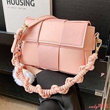 今年流行小眾設計褶皺包包2023新款女包洋派百搭斜挎包單肩腋下包 歷史價格詳細信息