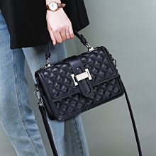 新款時尚女包 斜跨包 真皮質感云朵包包女 2023新款法式眾 大容量手提包 單肩夏天挎包 通勤包 歷史價格詳細信息