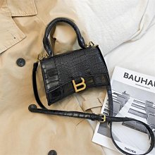 下殺-質感與減齡 for 減齡愛心人物插畫 寬松設計 短袖棉上衣 1100720 歷史價格詳細信息