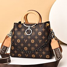 ???? 實拍 斜跨包 手提包 包包 女包 包 真皮大包包女新款時尚通懃簡單手提包大容量高級感簡約託特包-予你優選 歷史價格詳細信息