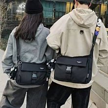 斜挎包男士包包單肩包休閒小包夏季工裝潮牌小揹包牛津布帆布男包 歷史價格詳細信息