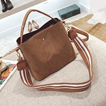 女士手提包女包大包韓版潮女英倫風單肩斜挎包泰迪小熊維尼帆布包 新台幣：748元 歷史價格詳細信息