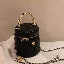 南風xMECCO KERNA 名媛假日鏈條包包女高級感通勤大包單肩斜挎包 歷史價格詳細信息