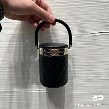 CHANEL 23新款布面Kelly鏈條包 23K最火的壹只包包來咯時尚就是壹個輪回～ 歷史價格詳細信息